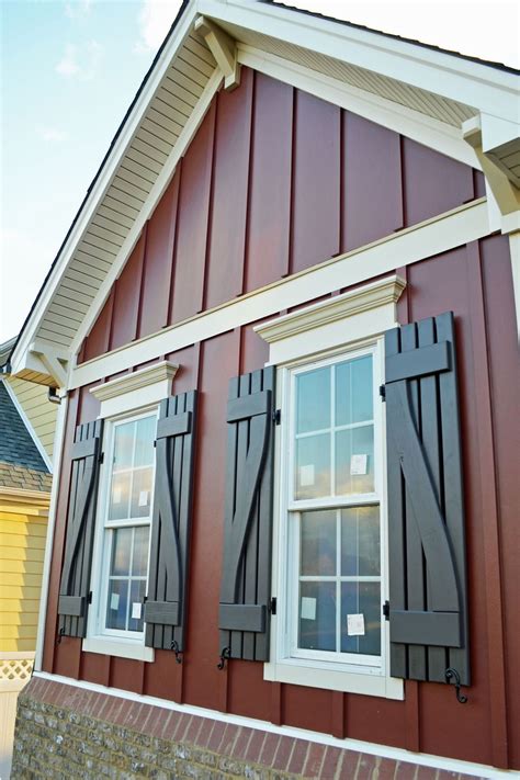 Vertical Plank Siding By James Hardie Cottage House Exterior Red