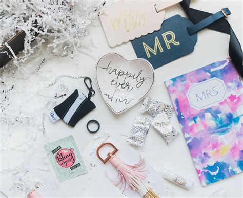 Your best friends just got engaged and you want to show them how happy you are for them. "Just Engaged" Gift Box