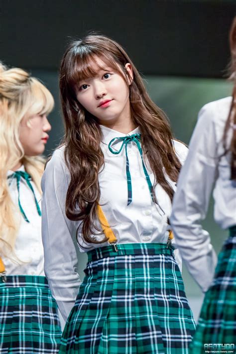 fans can t believe how sexy oh my girl s yooa looks in this outfit koreaboo