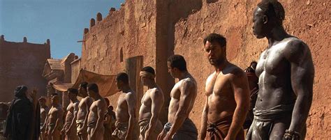 Russell Crowe Oliver Reed And Djimon Hounsou In Gladiator Foto Gladiatori Film