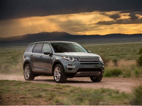 Urban suv kekinian yang andal di segala medan. 2014 Paris Motor Show: Land Rover Discovery Sport Photo ...