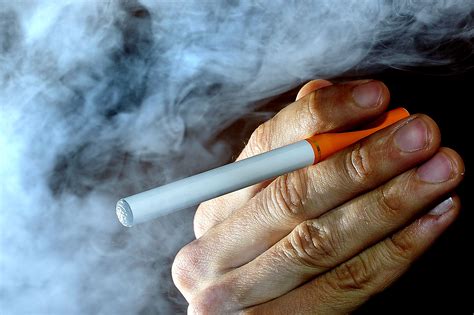E Cigarettes Could Make It Harder To Quit Smoking The Boston Globe