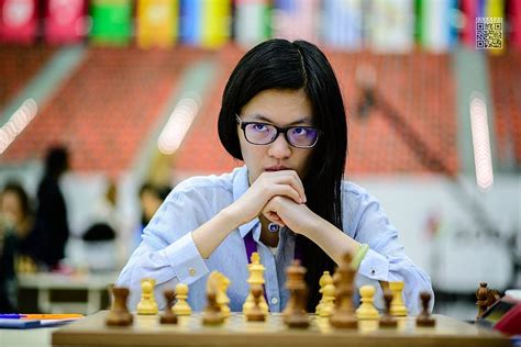 hou yifan chinese grandmaster and 4 time women s world champion