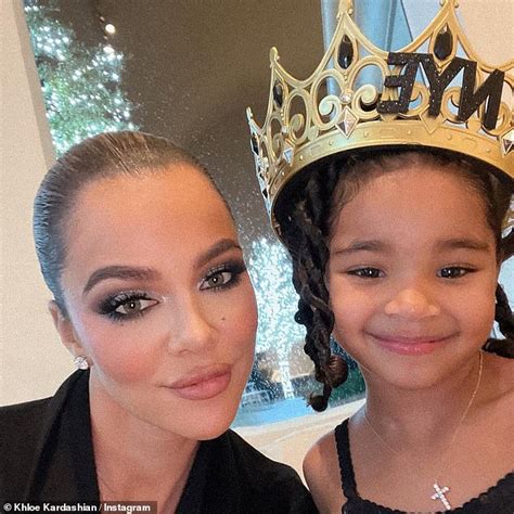 Khloe Kardashian Shares Cute Selfie With Daughter True Wearing A Crown As They Ring In 2023 With