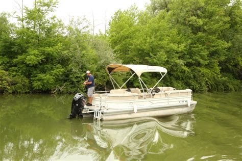 The most crucial aspects in small pontoon fishing boats are durability, light weight, ease of access and maneuverability in the water, which are all present in this classic accessories pontoon boat. The 10 Best Small Pontoon Boats Money Can Buy