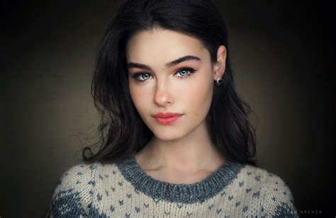 Bogdana Bogdana Kadritskaya Model Portrait Brunette Pink Lipstick