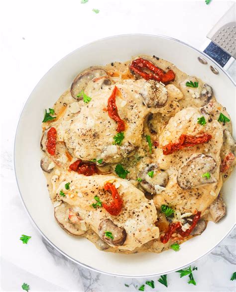 These are the best healthy dinner recipes under 500 calories and ready in less than 35 minutes. One Pan Parmesan Tuscan Chicken - It's Cheat Day Everyday