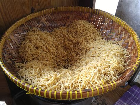 Ini menu andalan kami yaitu bakmi goreng kucai toge. Legenda Bakmi Goreng Kucai di Jakarta... - Review Tirta ...