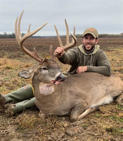 Bossier City Hunter Kills Huge 10 Point Buck Louisiana Sportsman