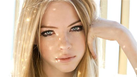 fondos de pantalla cara mujer modelo rubia pelo largo ojos azules fotografía cabello