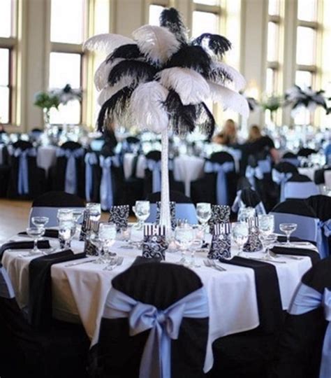 Apa lagi kalau bukan penampilan pemeran utama mengenakan wedding dress hingga dekorasi pernikahan yang romantis? Kombinasi Warna Hitam-Putih, Diprediksi Jadi Tren Dekorasi Pernikahan Indoor : Okezone Lifestyle