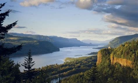 Car-Free Trips to the Columbia River Gorge | The Official Guide to Portland