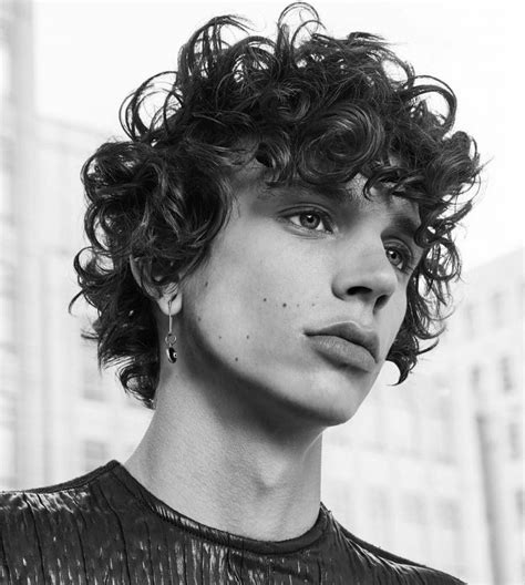 16 Peerless Hairstyles For White Guys With Curly Hair