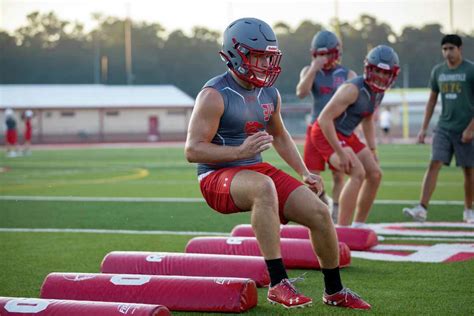 As COVID-19 spreads, Texas high schools begin football practice