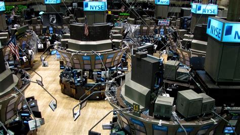Dow Jones Reaches 12th Consecutive Record High Close