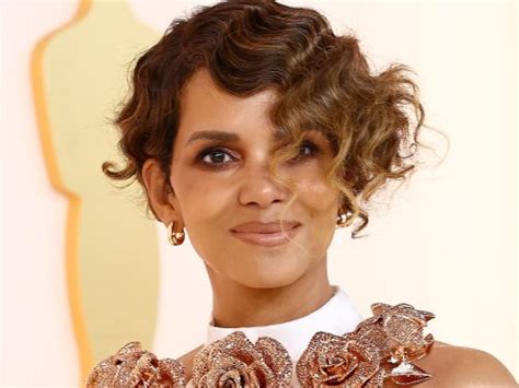 Halle Berry Eviscerates Troll Who Criticised Her For Posting Nude Photo Online Flipboard