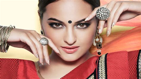 Sonakshi Sinha Height Weight Age Affairs Biography And More