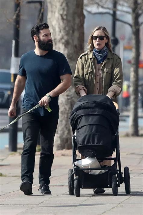Poldarks Aidan Turner Looks Unrecognisable On Walk With Wife As She