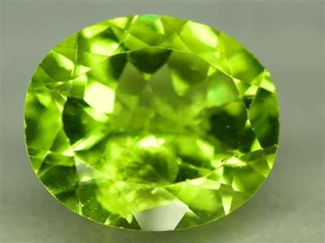 6 Cts Natural Olivine Green Natural Peridot Gemstone