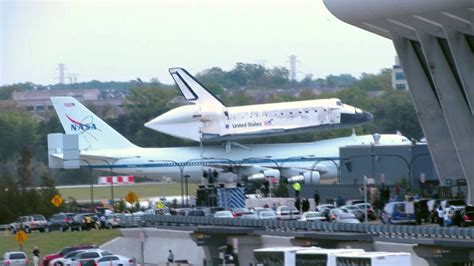 Space Shuttle Discovery Arrives At Iad Washington Dulles Airport Youtube