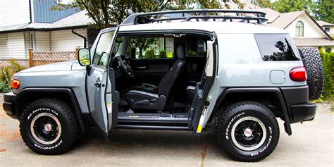 Low miles , free carfax. 2013 Toyota FJ Cruiser - The Automotive Review