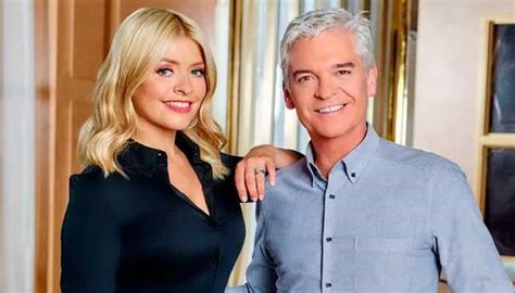 Phillip Schofield Wins Back Holly Willoughbys Heart With His Sweet Gesture