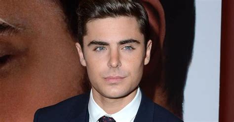 Nsfw Zac Efron Gets His Bits Out In Raunchy New Movie Trailer