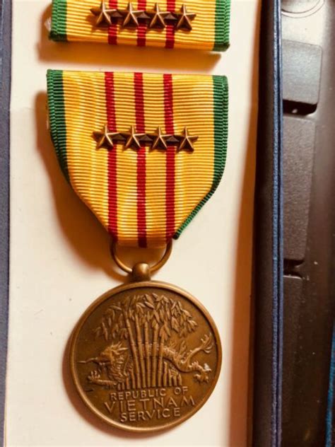 Vietnam Service Medal 4 Bronze Stars 1969 Dated Box Gi Issue Original