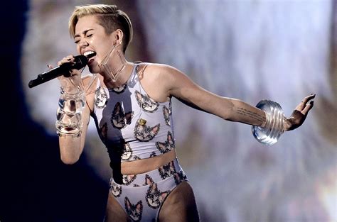 Miley Cyrus Malibu Producer Oren Yoel A Guide To Her Collaborators