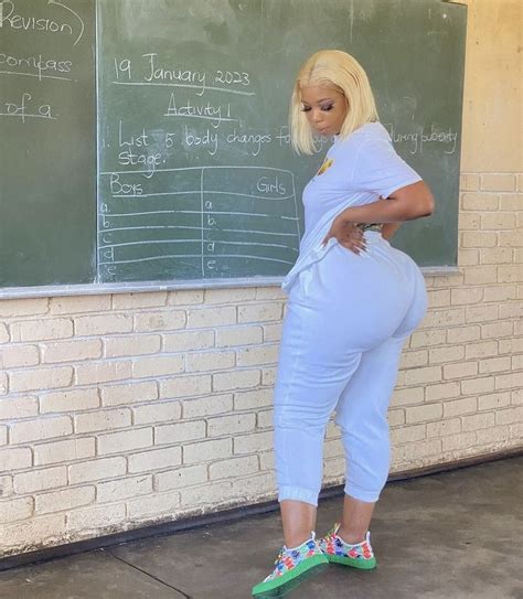 Who Is Lulu Menziwa South Africa Sexiest Teacher Photos Goes Viral