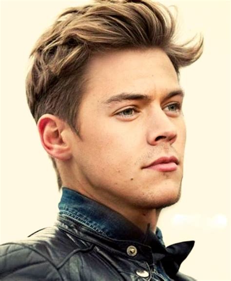 Medium hairstyles for men can be a fabulous idea if you happen to have an amazing natural hair color, such as this creamy beige blonde. The 60 Best Medium-Length Hairstyles for Men | Improb