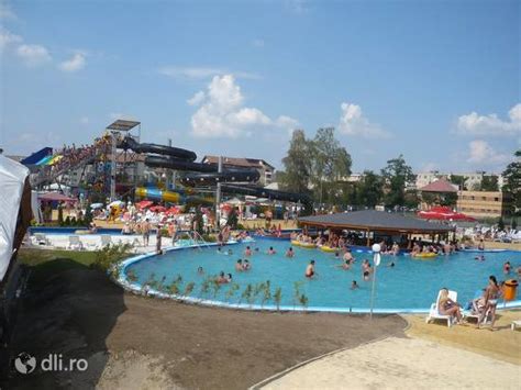 Aqua Park Brașov Obiective Turistice Braşov Deștepțiro
