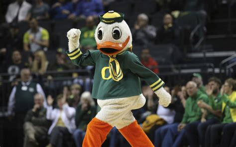 Rose Bowl 2020 How Donald Duck Became A Mascot For The University Of Oregon Laist