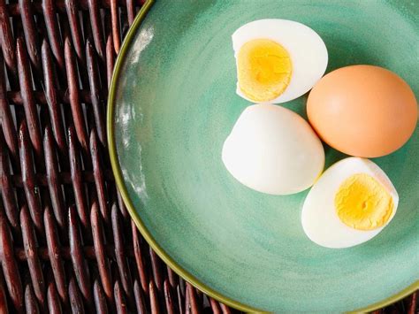 Check out these fresh egg storage tips from the incredible egg. How Long Do Hard Boiled Eggs Last? in 2020 | Healthy work snacks, Boiled eggs, How to cook eggs