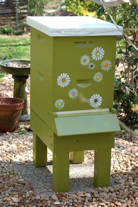 What A Great Looking Hive Painted Bee Hives Bee Boxes Bee Hives Boxes