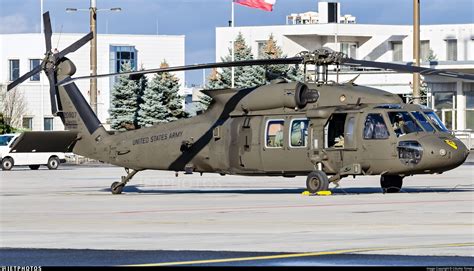 16 20807 Sikorsky Uh 60m Blackhawk United States Us Army