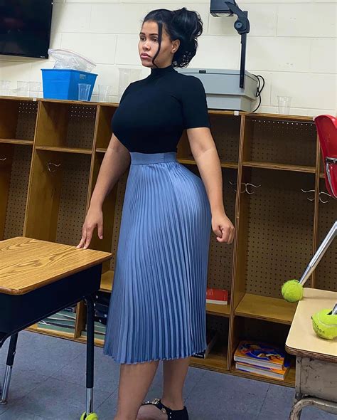 Curvy Teacher Slammed For Tight ‘inappropriate Outfits ‘booty Pics
