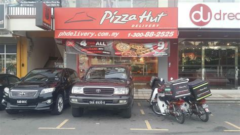 ® 2021 pizza hut, inc. PHDelivery and KFC Delivery at Pavilion Bundusan: PIZZA ...