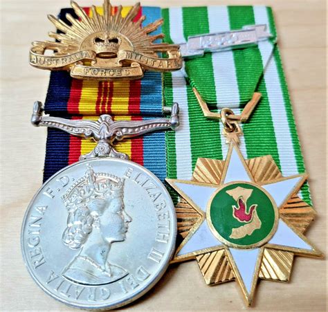 Australian Army 9th Battalion Vietnam War Medal Pair Badge And Research