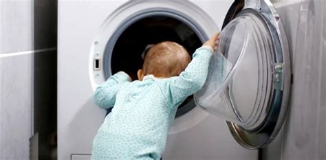 Five Year Old Gets Trapped In Washing Machine