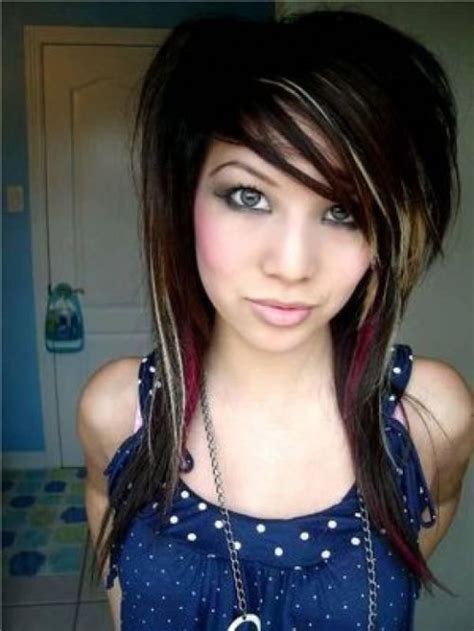 30 Deeply Emotional And Creative Emo Hairstyles For Girls Long Choppy