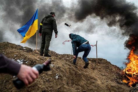 Photos Ukrainian Citizens Volunteer To Defend To Fight Russia Time