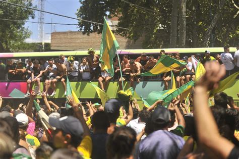 08/04/2021 a las 02:45 cest. Defensa y Justicia campeón: de la fiesta en Florencio ...