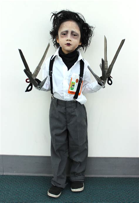 Little Boy Dressed As Edward Scissorhands At Comic Con Popsugar Tech