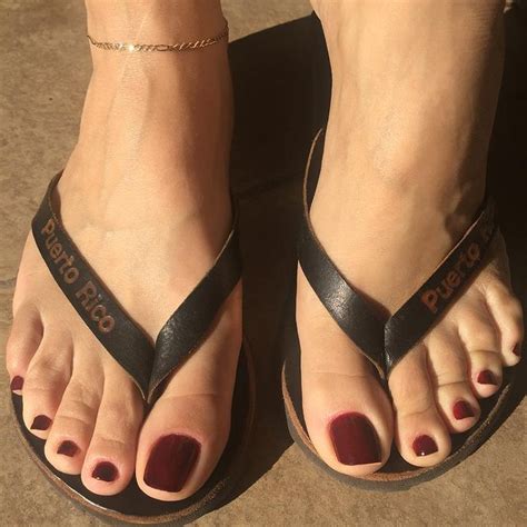 Lisa 💅🏼🌸👸🏻 Prettyfeetlisa • Instagram Photos And Videos Sexy Flip Flops Comfy Sandals