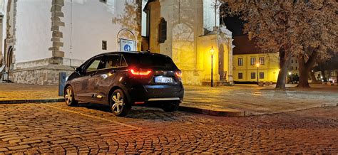 Die neuen jazz modelle überzeugen durch den zukunftsweisenden e:hev hybridantrieb und einen dynamischen, modernen look. Jakou nejvyšší spotřebu zvládne hybrid Honda Jazz e:HEV ...
