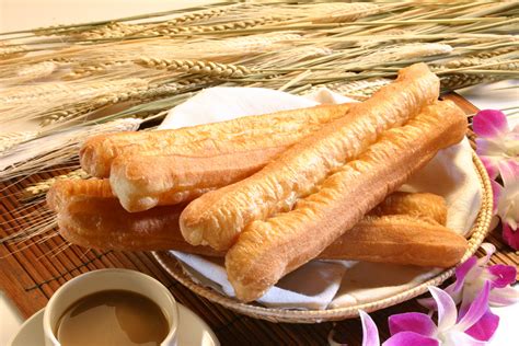 Nah, kali ini ada resep yang bisa langsung dicoba untuk membuat cakwe yang sempurna. Could the Youtiao be China's tastiest savoury snack? | backpackerlee