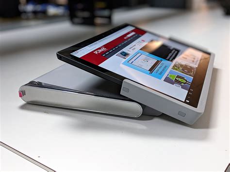 Hands On The Kensington Sd7000 Dock Turns A Surface Tablet Into A