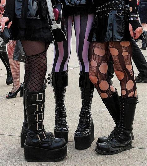Pin By Cat Martin On Outfit Inspo In 2020 Grunge Outfits Goth