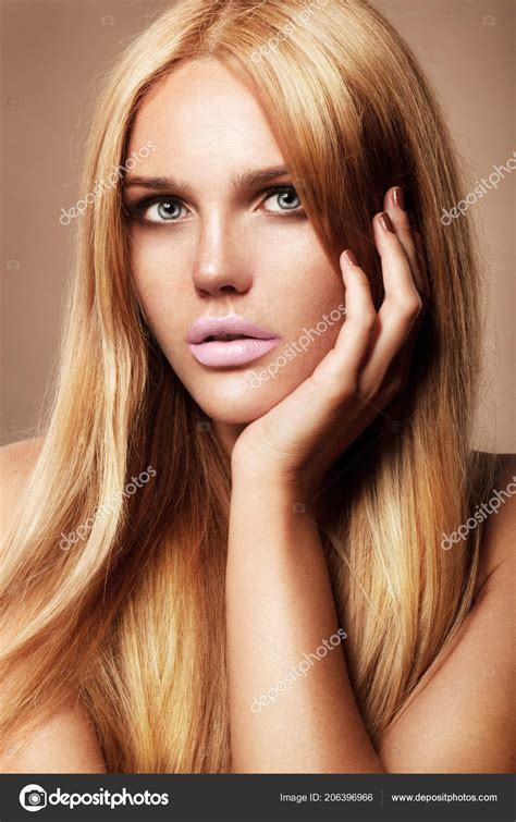 Fashion Portrait Tanned Blonde Model Pink Lips Posing Beige Background